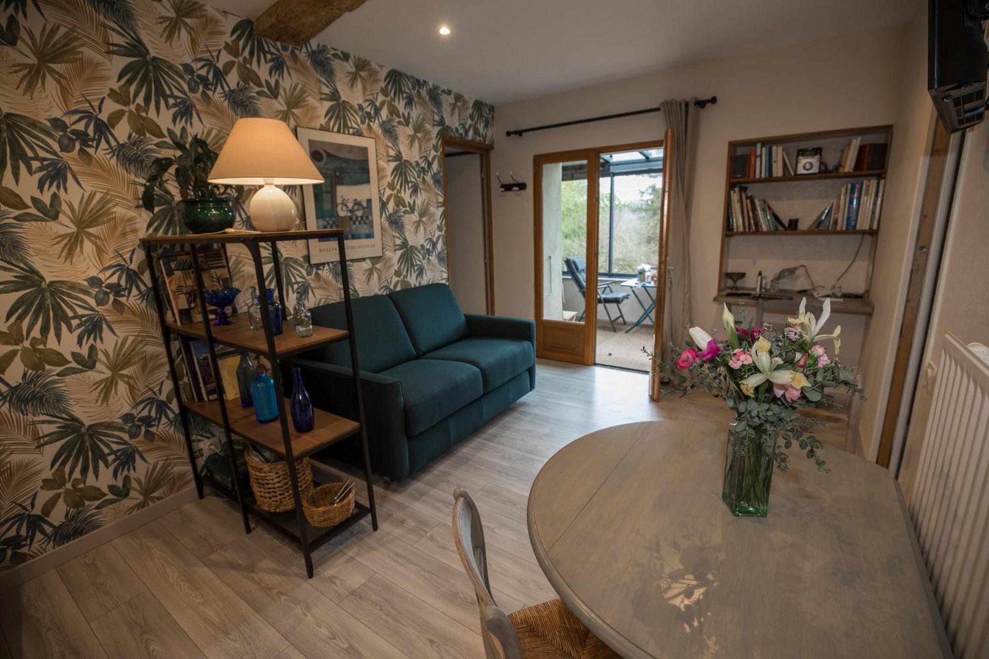 Agreable Logement Independant Avec Veranda Vienne  Dış mekan fotoğraf
